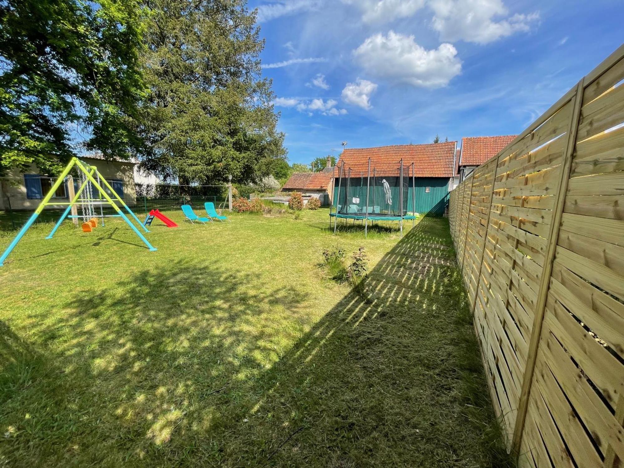 Le Cocoon D'Annabelle - Jolie Maison Avec Jeux Et Grand Jardin Pierrefitte-sur-Sauldre Eksteriør billede